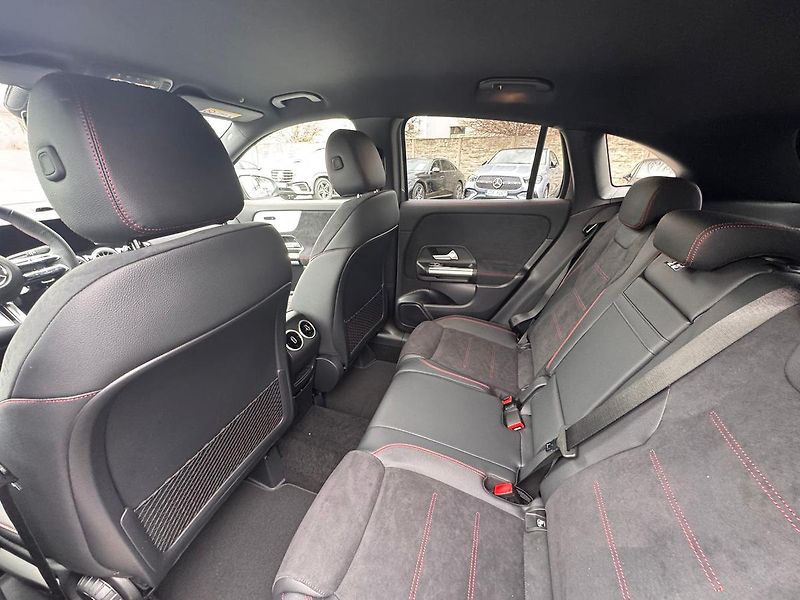 Mercedes-Benz GLA (2026) 200 d 4MATIC - fotka 12 z 24