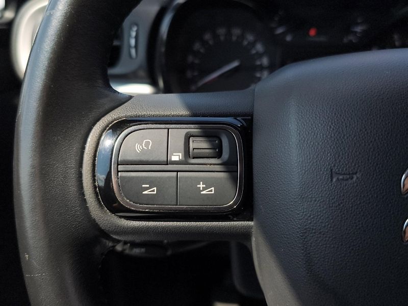 Citroën C3 (2021) SHINE 1.2 81kW, ČR, 1. Maj., P - fotka 11 z 27