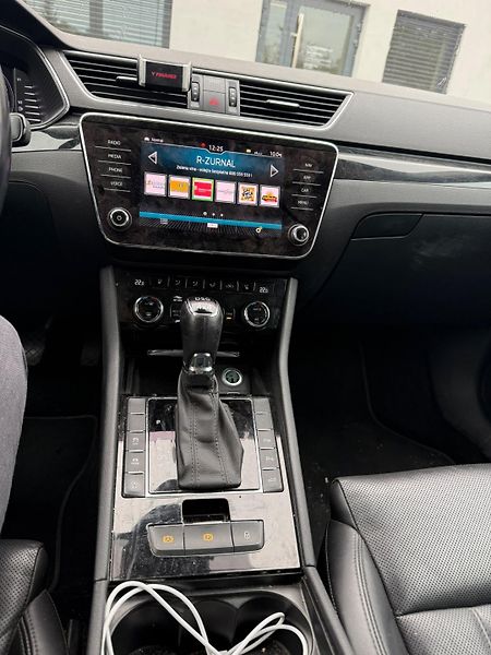 Škoda Superb 2.0 TDI DSG 4x4 Laurin&Klement - fotka 8 z 12