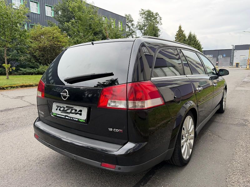 Opel Vectra 1,9 CDTi SW + sada pneumatik  - fotka 5 z 22