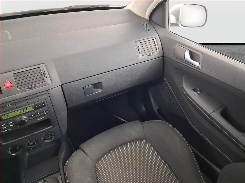 Škoda Fabia (2005) Sportline 1.4 16V, po STK - fotka 8 z 15