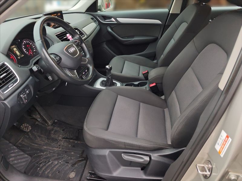Audi Q3 2,0 TDI  ČR - fotka 6 z 11