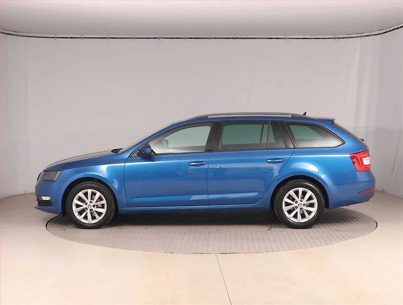 Škoda Octavia (2018) 1.4 TSI, Navi, Tempomat - fotka 3 z 18