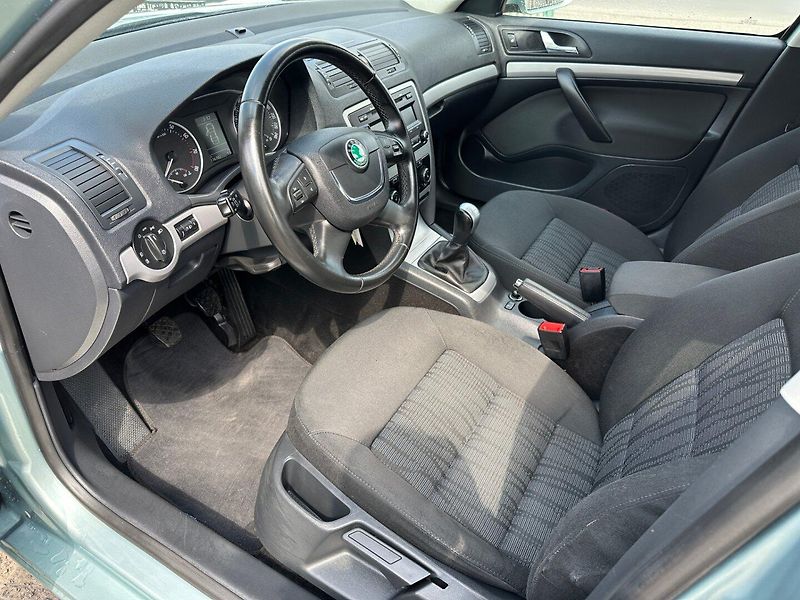 Škoda Octavia (2010) 1.4Tsi 90kw - fotka 10 z 28
