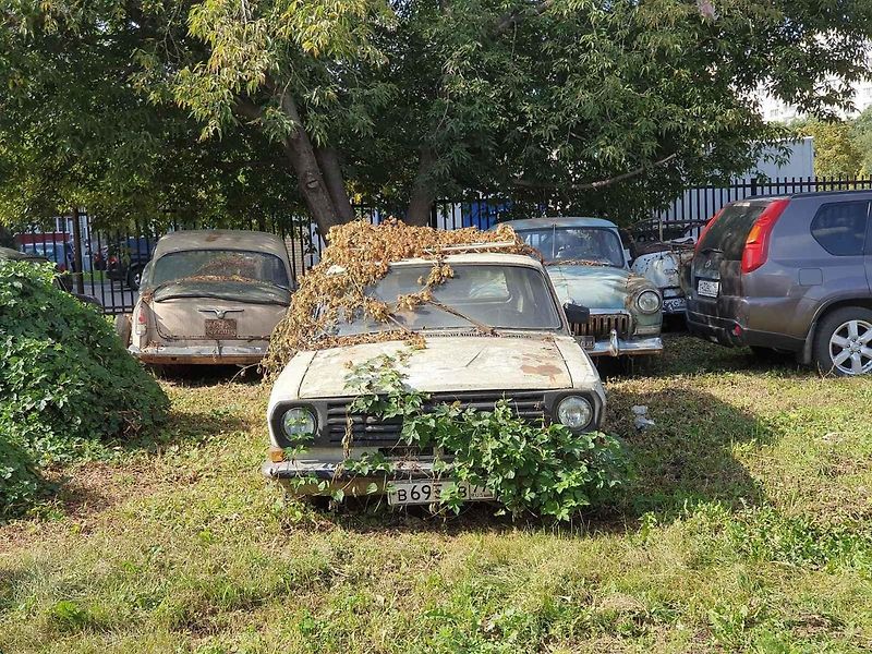 Řada aut čeká ještě na renovaci. A nebo také zůstanou v původním stavu.