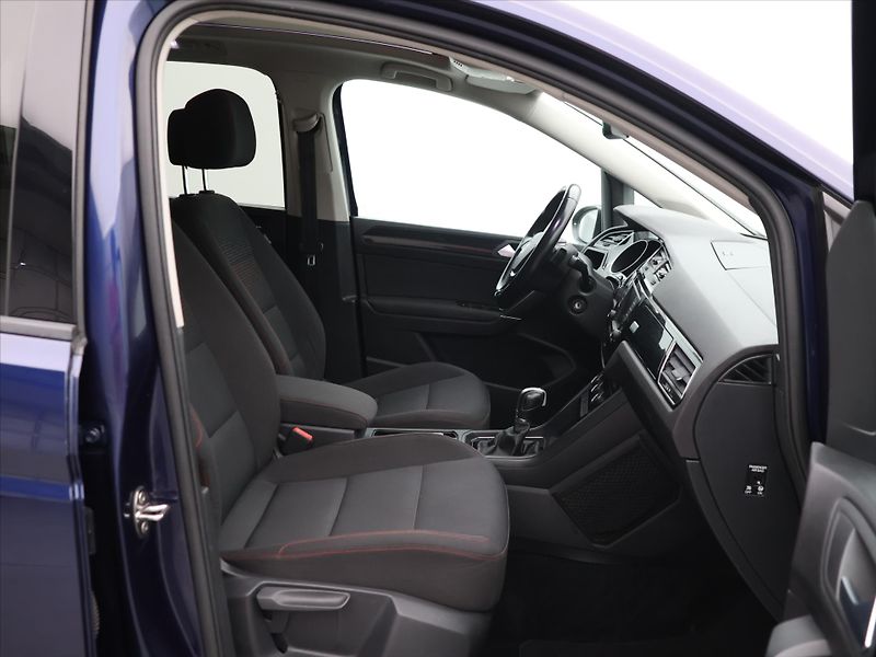 Volkswagen Touran 2,0 TDI 110kW DSG Sound 7-Míst - fotka 12 z 34
