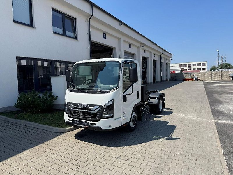 Isuzu M21 (2026) - fotka 4 z 9