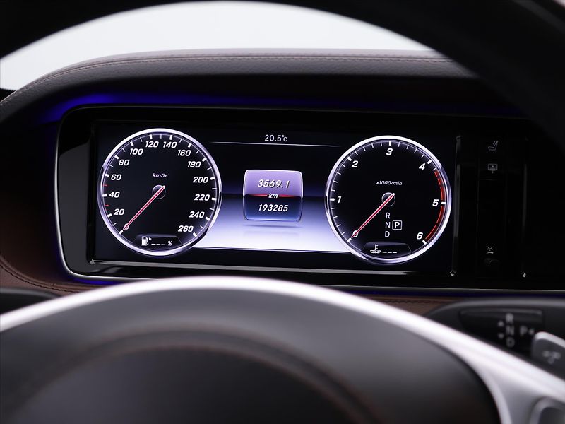 Mercedes-Benz Třídy S 3,0 350d 4Matic AMG paket - fotka 23 z 39