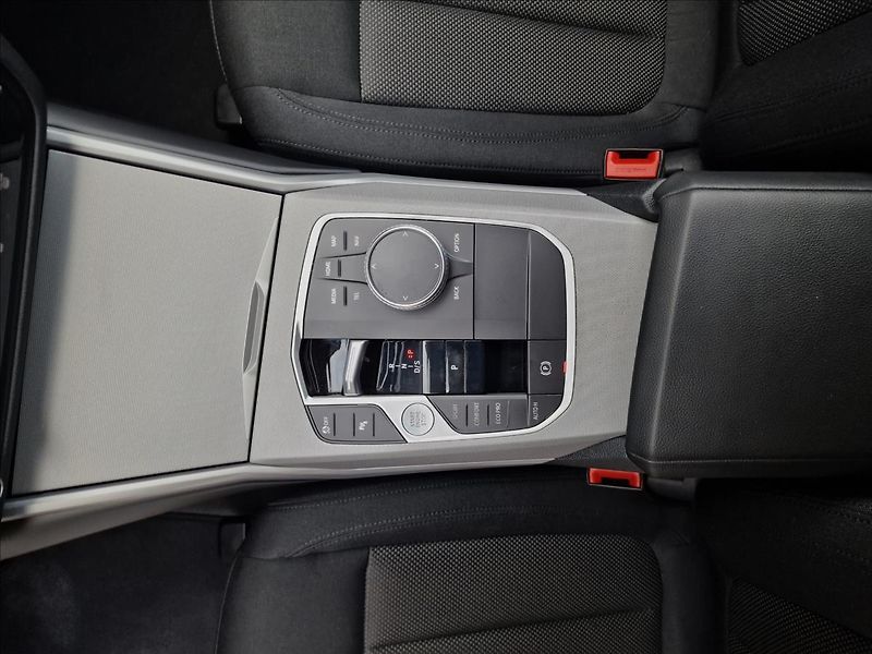 BMW Řada 3 320d LCI, původ ČR,1.Majitel - fotka 34 z 50