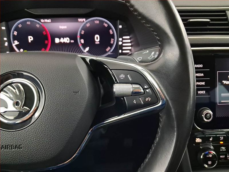 Škoda Superb (2022) 2.0 TDI - fotka 17 z 20