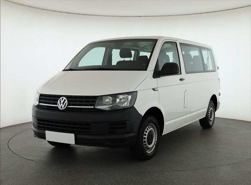 Volkswagen Transporter (2016) 2.0 TDI, Bus, 8Míst, ČR - fotka 2 z 13