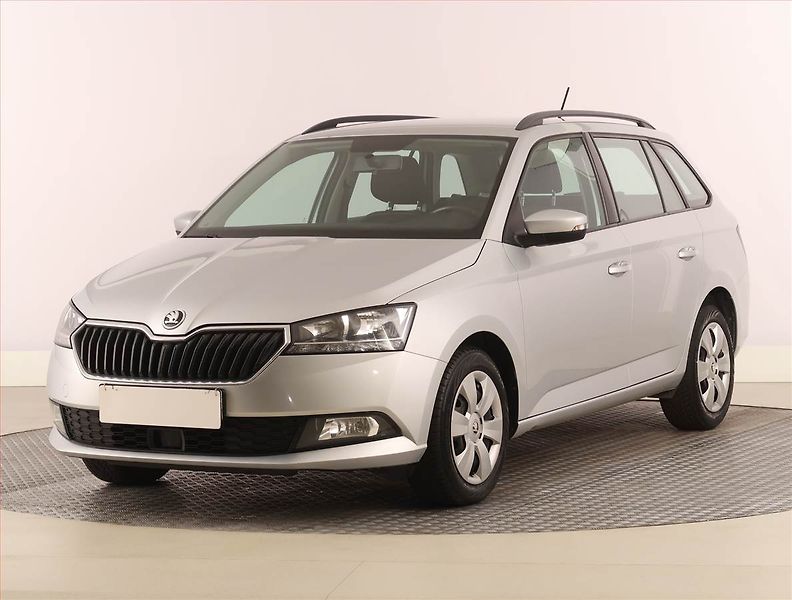 Škoda Fabia (2019) Ambition 1.0 TSI, Serv.kniha - fotka 2 z 17