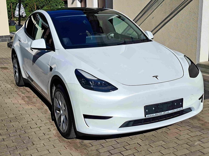 Tesla Model Y (2023) RWD LED ACC 19ALU NAVI SOH 91% - fotka 2 z 17