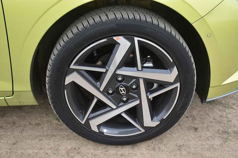 Hyundai i20 po faceliftu se moc nezměnil. Ale škoda to určitě není