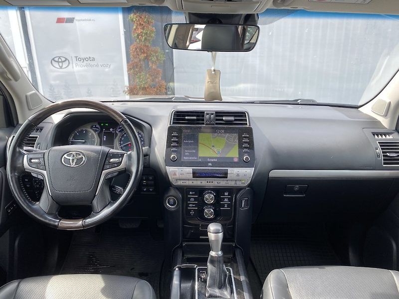 Toyota Land Cruiser 2.8D, ČR, Executive VIP, DPH - fotka 11 z 24