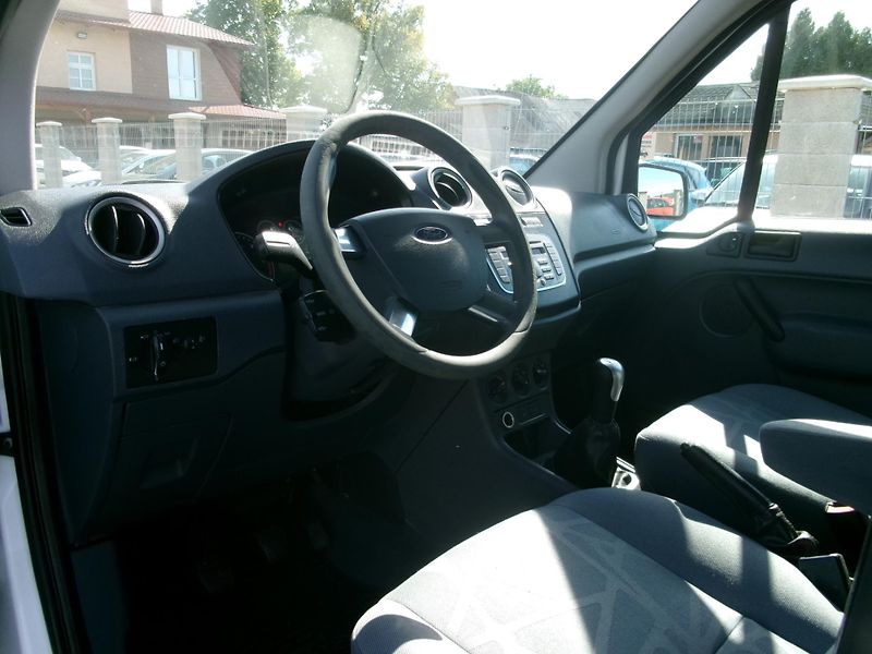 Ford Tourneo Connect 1,8 TDCi KLIMA TAŽNÉ - fotka 23 z 26