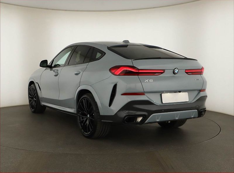 BMW X6 (2025) xDrive30d - fotka 4 z 20