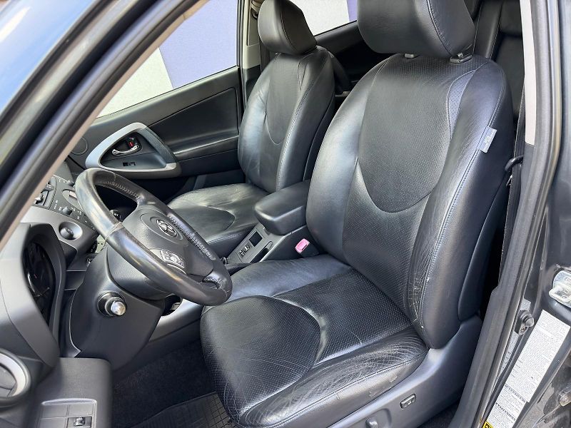 Toyota RAV4 2,2 D4-D 4WD / 130 kW /  - fotka 10 z 27