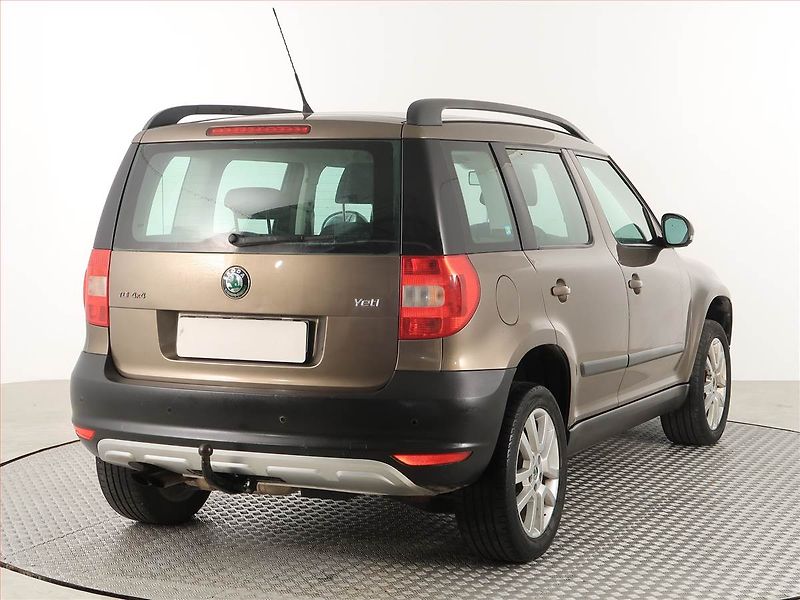 Škoda Yeti (2010) 2.0 TDI, 4X4, Tempomat - fotka 5 z 17