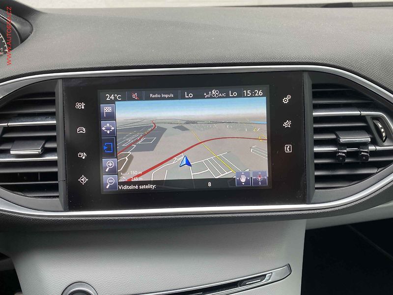 Peugeot 308 (2015) 1.2 PT, Allure, LED, panor - fotka 16 z 18