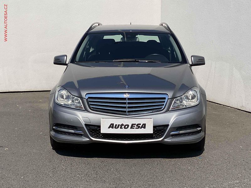 Mercedes-Benz Třídy C (2011) 2.2 CDi C200, Navi, TZ - fotka 2 z 18