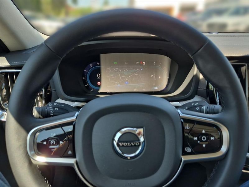 Volvo S60 2,0 B5 AWD Ultimate Dark - fotka 8 z 17