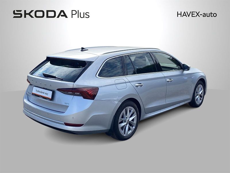 Škoda Octavia (2022) Combi 2.0 TDI 4x4 DSG Style+ - fotka 2 z 39