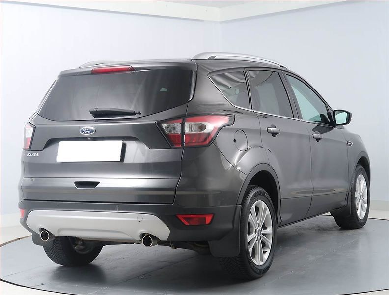 Ford Kuga (2019) 1.5 EcoBoost, Kůže, Navi - fotka 5 z 15
