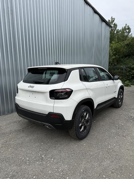 Jeep Avenger (2026) Longitude 1.2 Turbo 100 MT6 - fotka 2 z 6