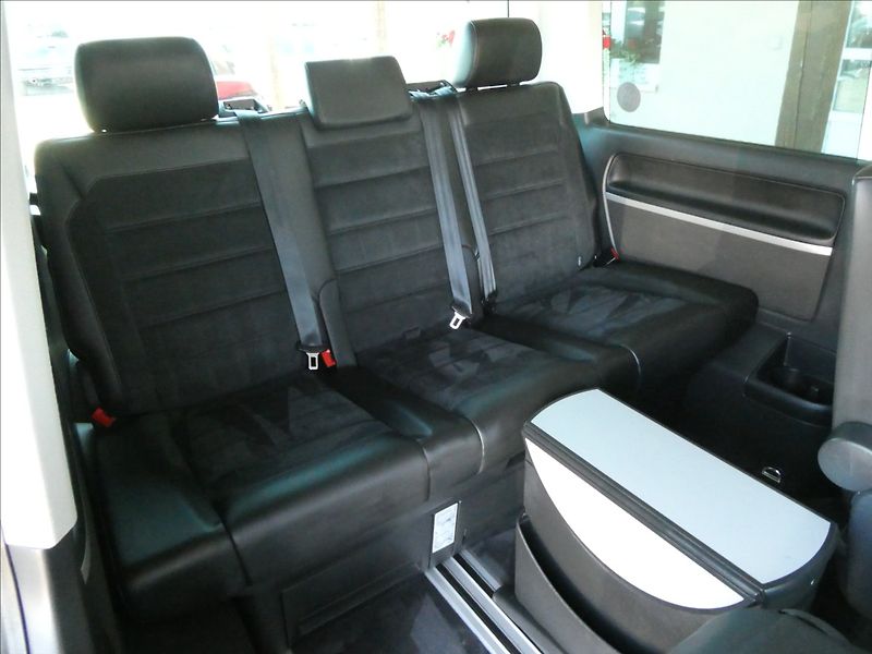 Volkswagen Multivan 2,0 TDi DSG Highline,1.majitel - fotka 33 z 50