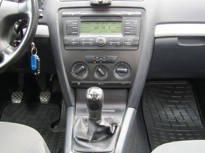 Škoda Octavia (2005) 1.9 TDI 77kW BEZ DPF - fotka 17 z 39