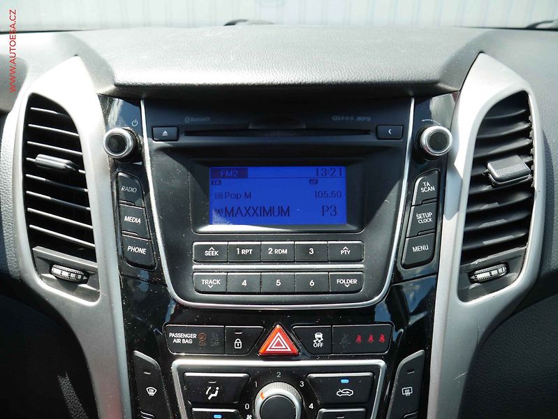 Hyundai i30 (2016) 1.6 CRDi, ČR, AC, temp, tažné - fotka 16 z 18
