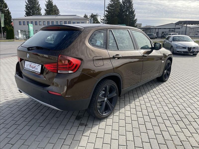 BMW X1 2,0 d X-Drive 130kw Xenon Klim - fotka 4 z 32