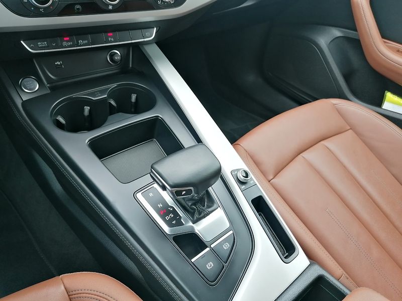 Audi A5 (2022) Sportback 2.0 35 TDi S-Tronic - fotka 11 z 32