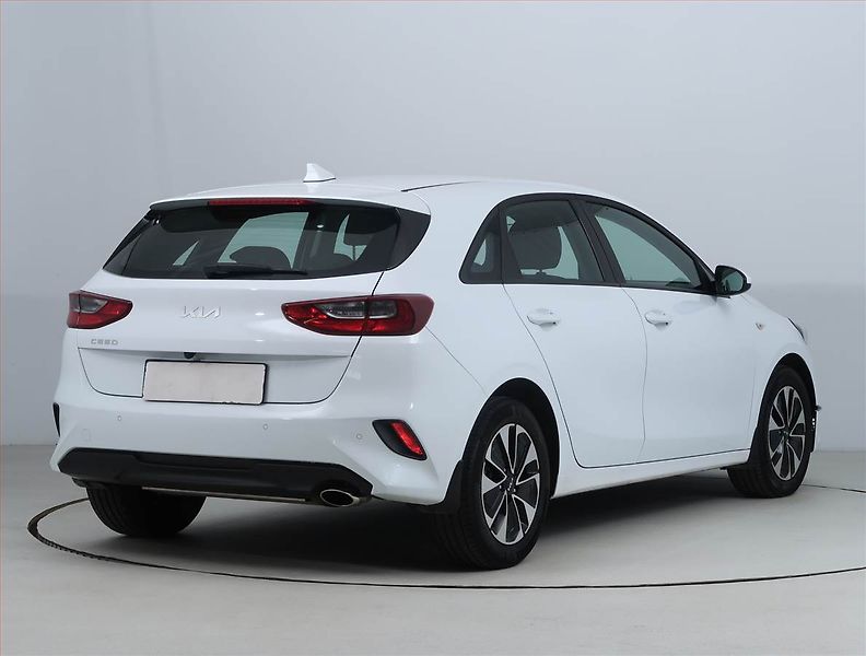 Kia Ceed (2025) Spin 1.0 T-GDI, ČR,1.maj - fotka 5 z 18