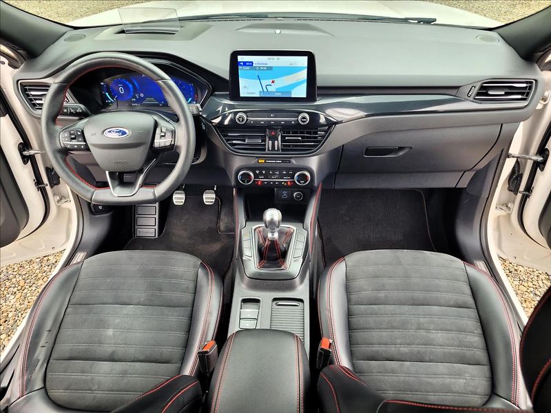 Ford Kuga 1,5 Již není k dispozici - fotka 19 z 50
