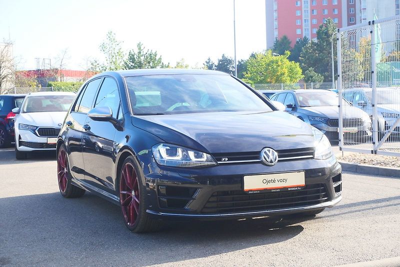 Volkswagen Golf - fotka 3 z 6