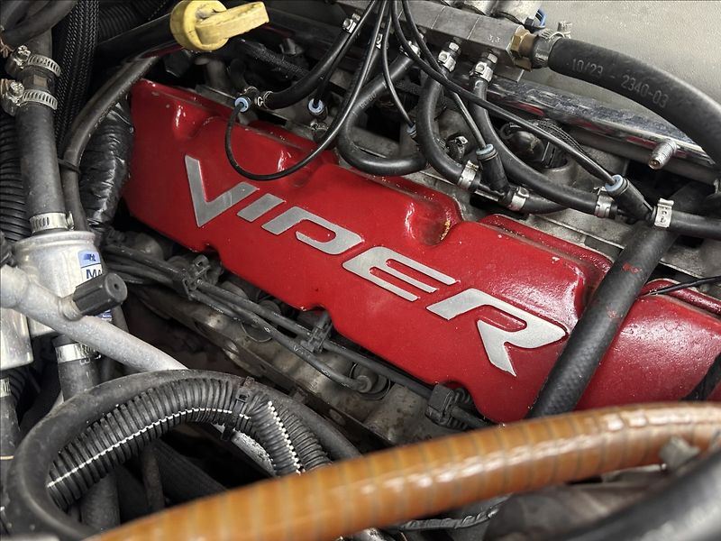Dodge RAM 8,3 1500 SRT10 V10VIPER SERVIS - fotka 36 z 43
