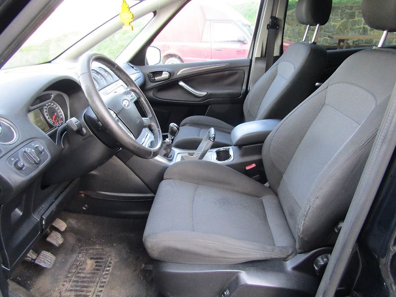 Ford S-MAX (2008) 1.8 TDCi 92kW  7 MÍST - fotka 18 z 35