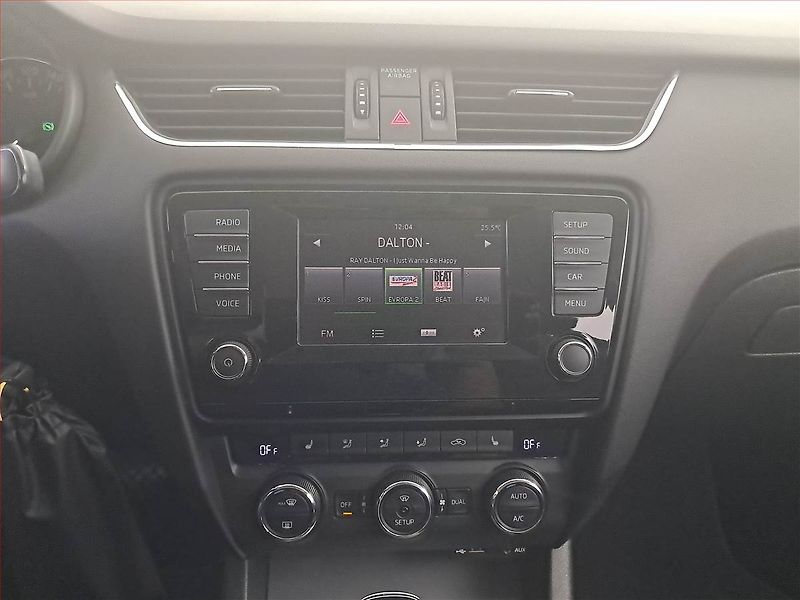 Škoda Octavia (2014) Elegance 2.0 TDI, Automat - fotka 12 z 16