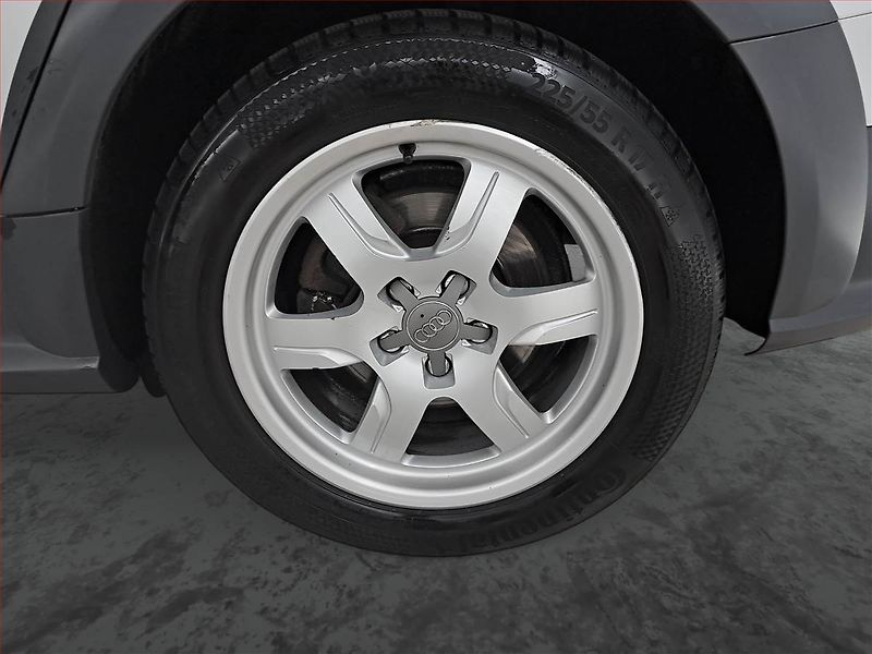 Audi A4 Allroad (2009) 2.0 TDI, 4X4, Xenony - fotka 15 z 19