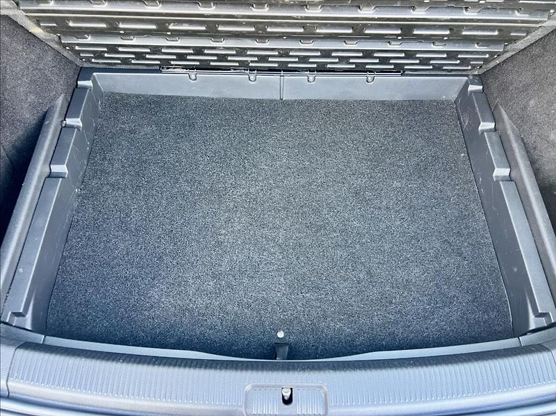 Volkswagen Golf 1,6 TDI  HIGHLINE*DSG*ZÁRUKA - fotka 16 z 40