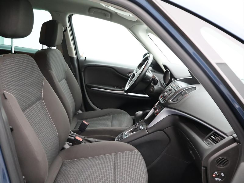 Opel Zafira 1,4 T 103kW Automat Aut. Klima - fotka 12 z 31