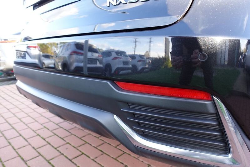 Lexus NX 300h 2,5HSD AWD PRESTIEGE SAFETY - fotka 31 z 34