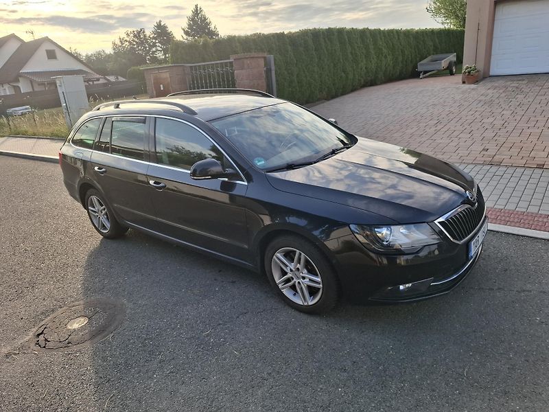 Škoda Superb (2015) 2.0TDI,DSG,xenon,NAVI - fotka 5 z 17