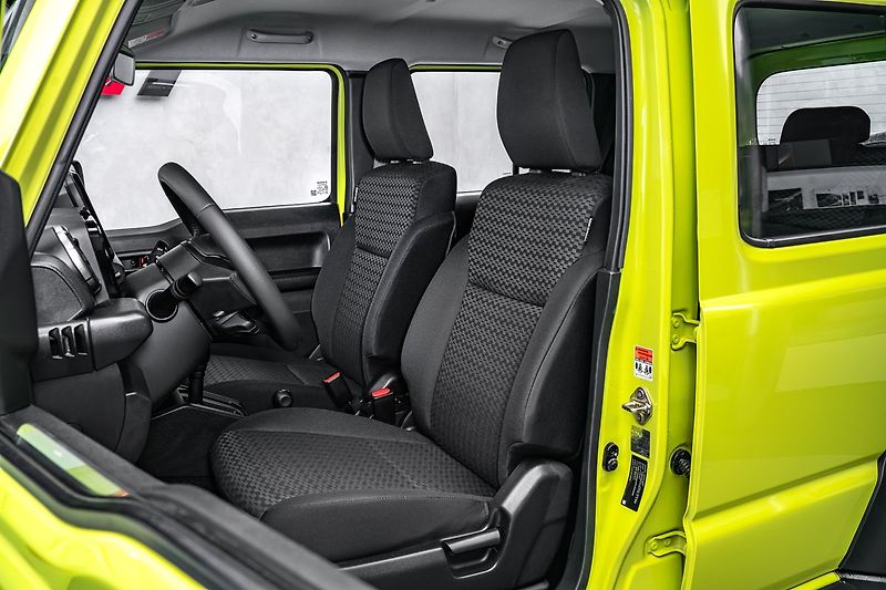 Suzuki Jimny 1,5 ALL GRIP - fotka 13 z 21