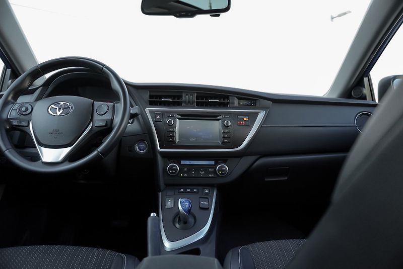 Toyota Auris 1.8i/Hybrid/Pano/NAVI/ - fotka 23 z 27