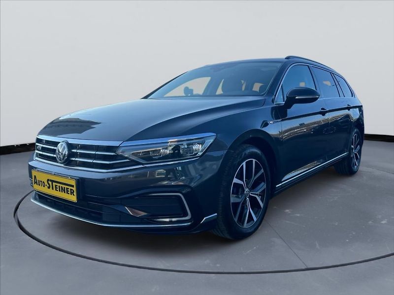 Volkswagen Passat GTE,Panorama,TZ,ACC,1.Maj - fotka 3 z 33