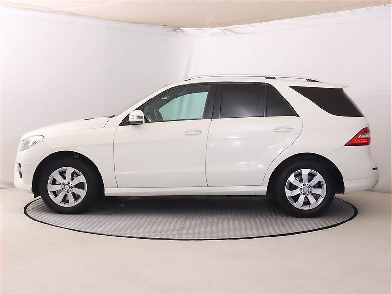 Mercedes-Benz Třídy M (2013) ML 350 BlueTEC, 4X4, Automat - fotka 3 z 19