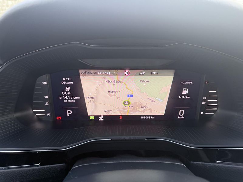 Škoda Superb (2023) 2,0tdi 147kw L&K 4x4 DSG - fotka 55 z 80